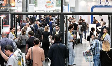 Des visiteurs au salon INTERMAT