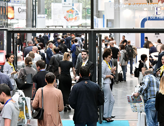 Des visiteurs au salon INTERMAT