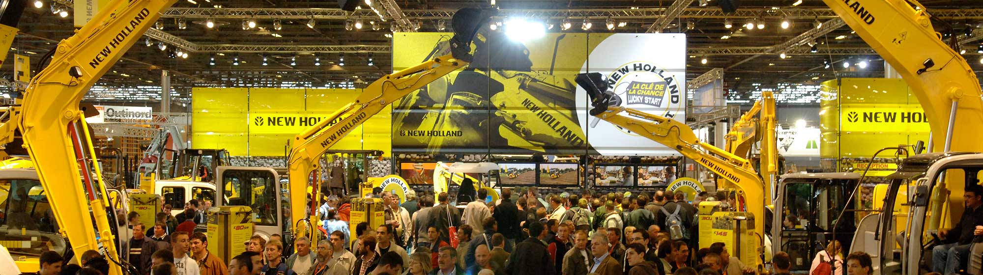 Crowd of indoor visitors at INTERMAT